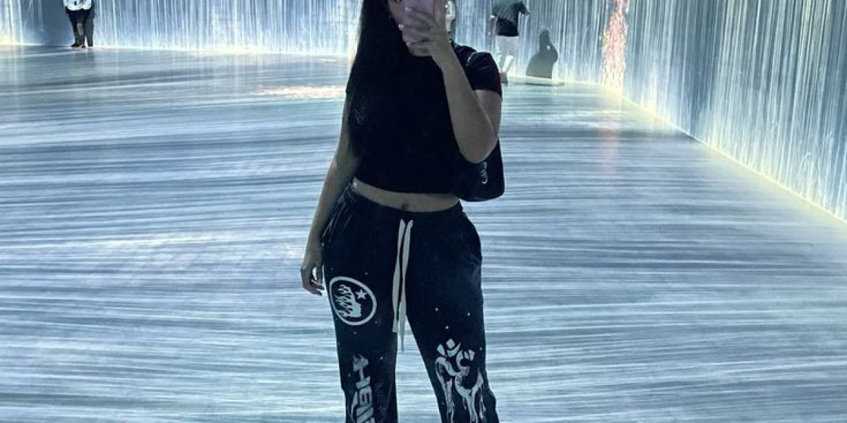 Comfy Luxe with Hellstar Sweatpants