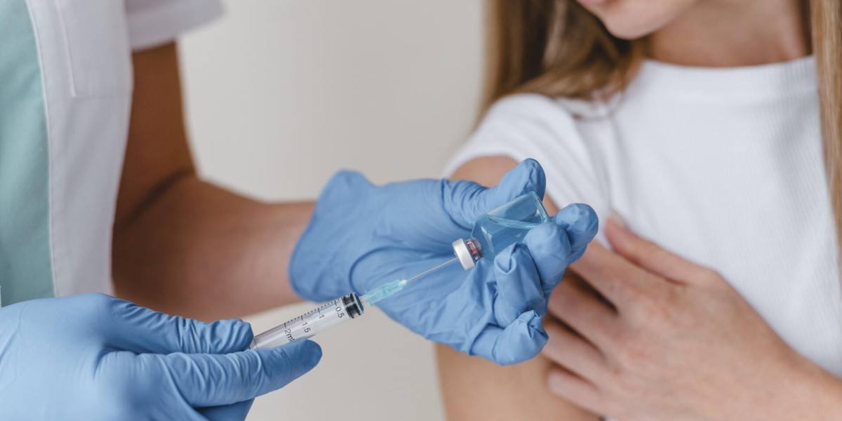 Everything You Should Know Before Booking an Injection at Home