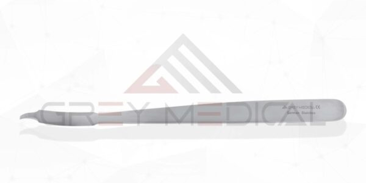 Enhance Orthopedic Precision with the Hohmann Retractor