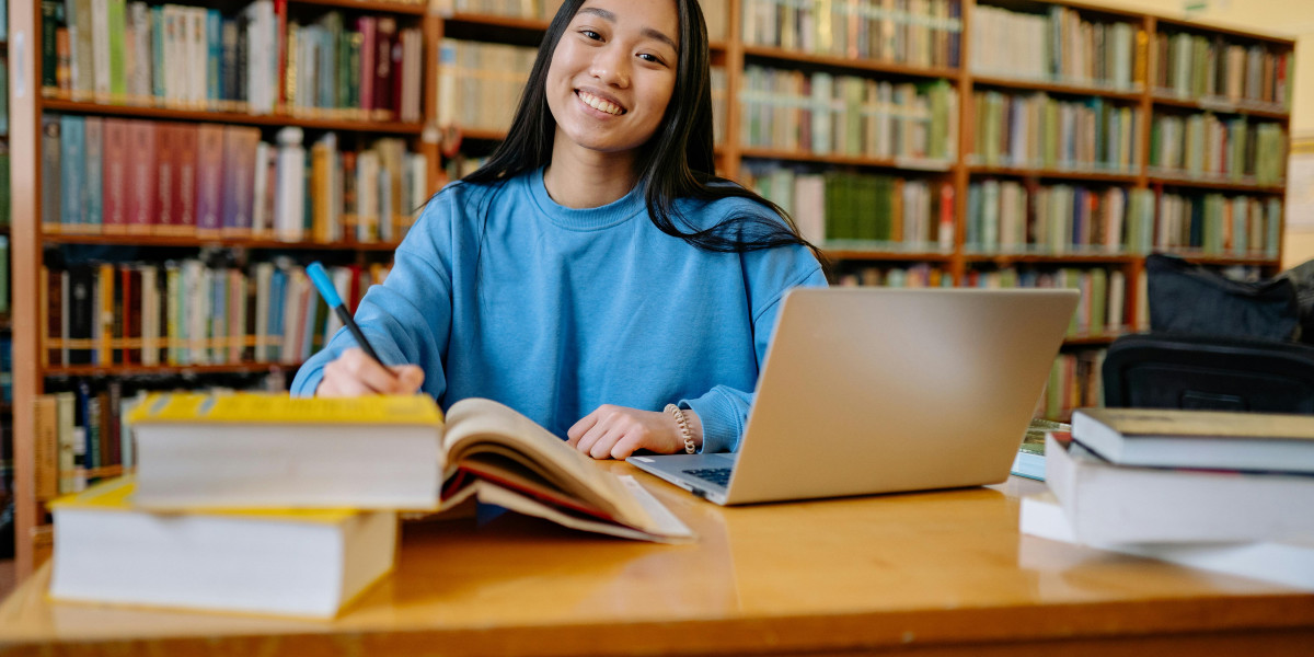 The Strategic Edge: Why Modern Professionals Prioritize Efficiency in Online Education